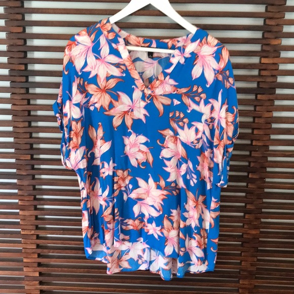Signature Studio Tops Signature Studio Top Poshmark